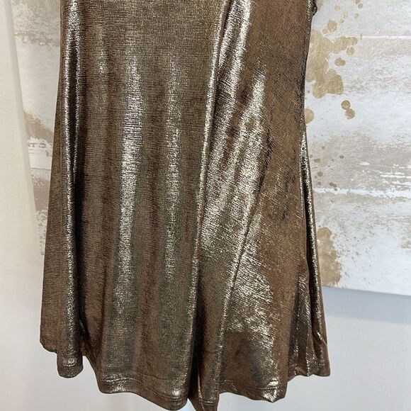 Gold/Bronze Metallic Sleeveless Top - Picture 2 of 5